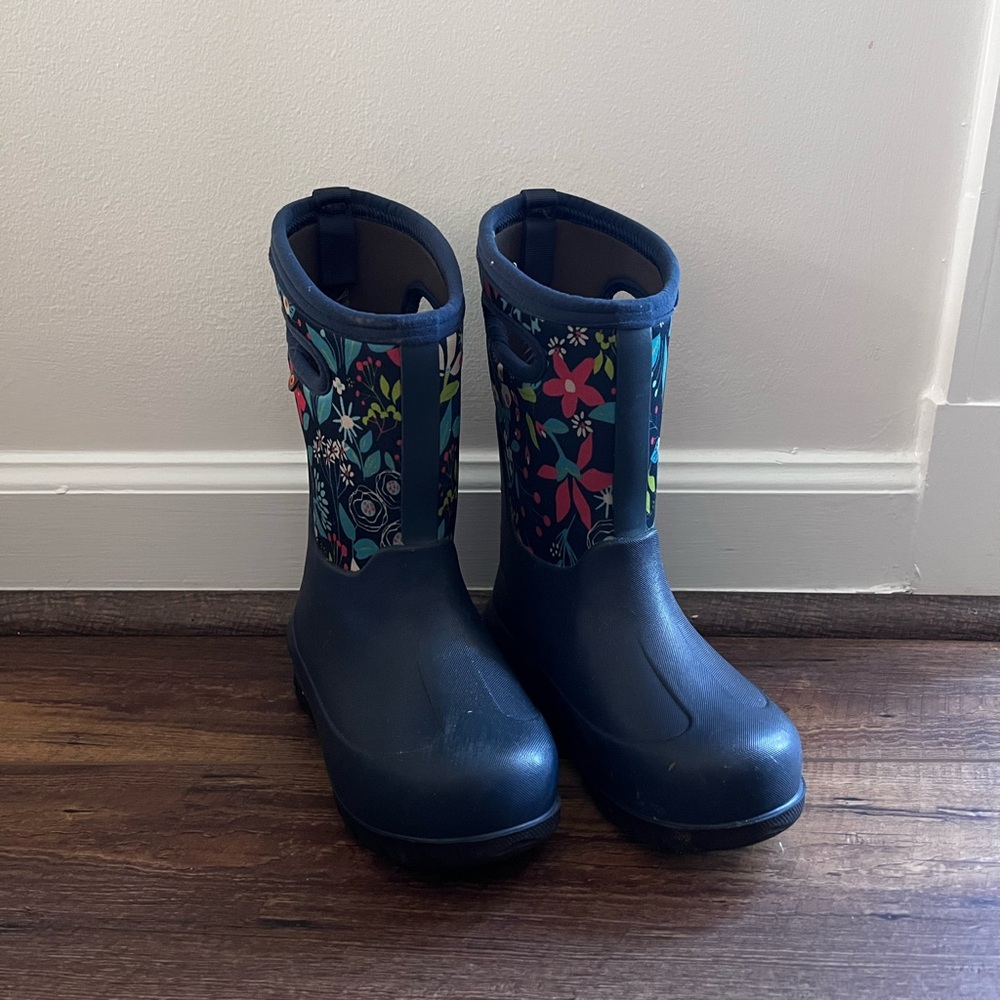 Girls BOGs snow boots